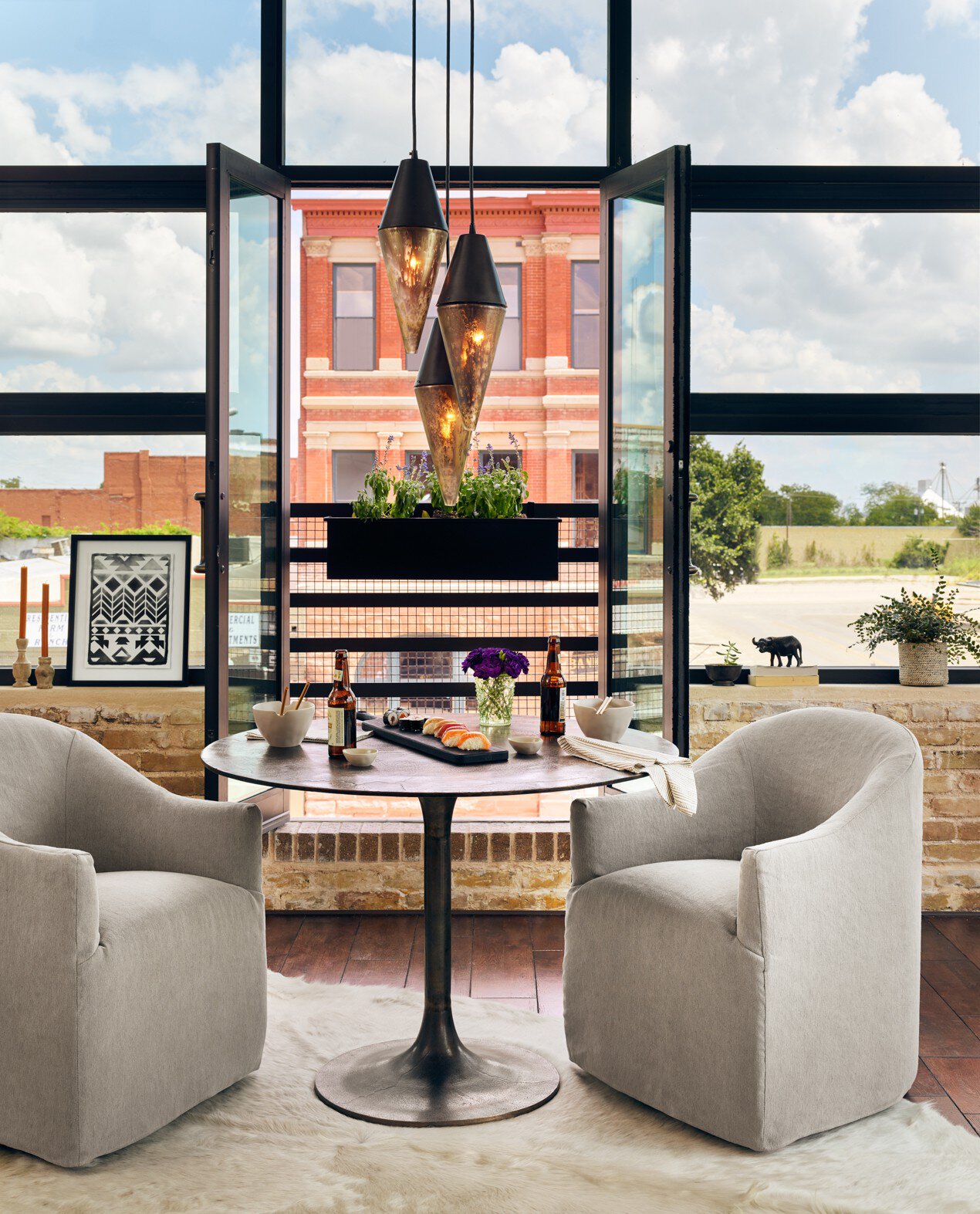 Simones Bistro Table